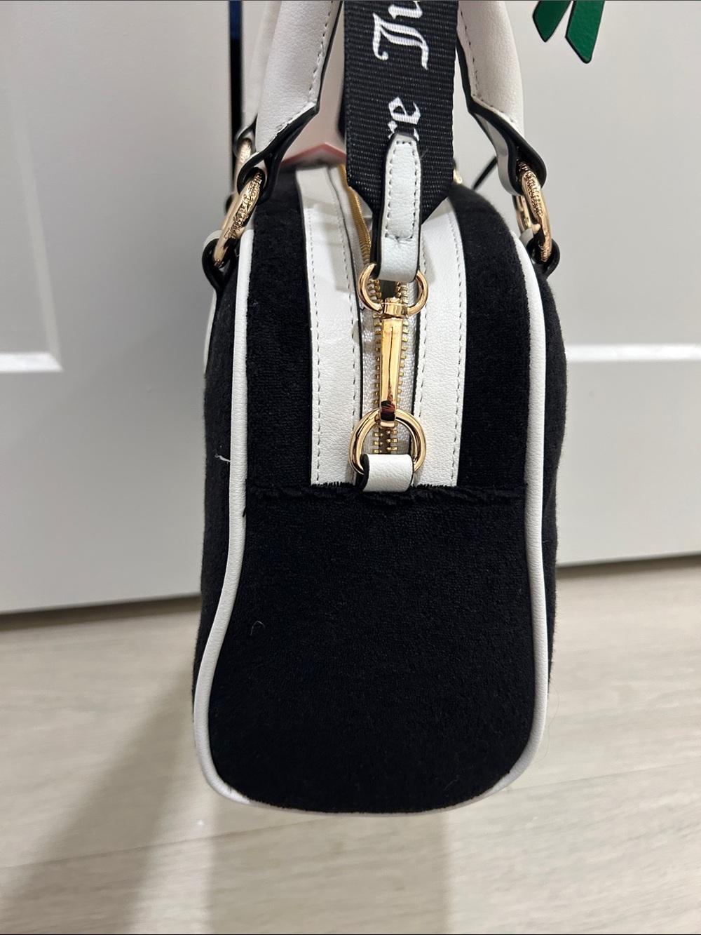 Juicy Couture Exclusive (NWT) Sweet N Juicy "Apple" Satchel - Picture 6 of 14